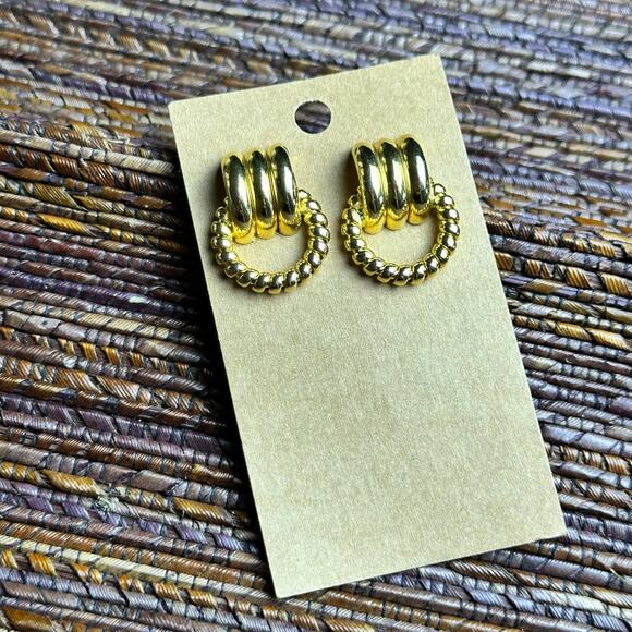 BOGO FREE VTG Door knocker GOLD EARRINGS - Picture 1 of 5